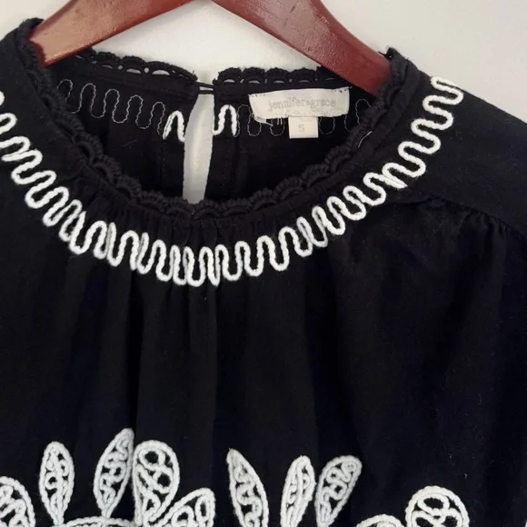 Jennifer & Grace Embroidered Blouse - Picture 7 of 13